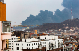 Небо над Львовом затянуло дымом после взрывов, жителям рекомендовали закрыть окна