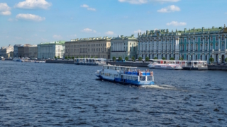 Это просто "льготные туристические трамвайчики": урбанист усомнился в перспективах речного транспорта в Санкт-Петербурге