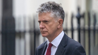 В Кремле объяснили неудачу советника Стармера с установлением контакта