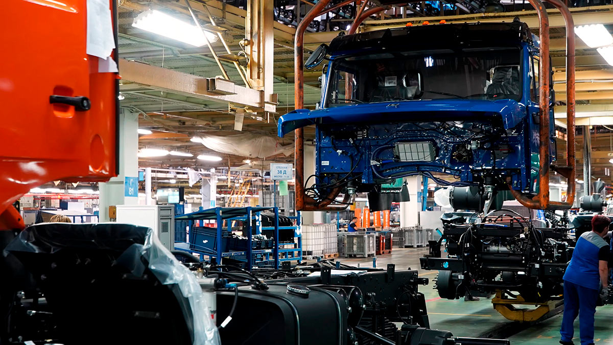 Камаз возвращается на пятидневку