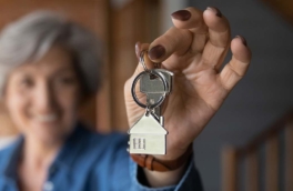 В Совфеде предложили проверять дееспособность продавцов квартир старше 60 лет