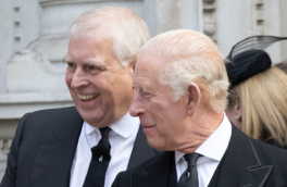 Король Чарльз согласился содержать в роскоши принца Эндрю ради тайн семьи