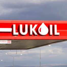 Ряд стран пытается добиться от США продления лицензии на операции с предприятиями "Лукойла"