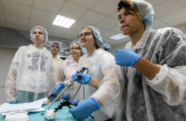 Число платно обучающихся студентов-медиков увеличится, полагают в Госдуме