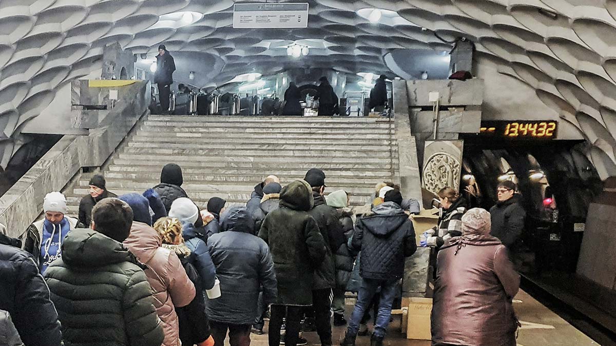 В Харькове остановили работу метро и электротранспорта