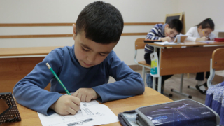 Утвержден порядок передачи в МВД РФ данных о детях мигрантов