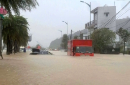 Центральные провинции Вьетнама столкнулись с сильнейшими наводнениями