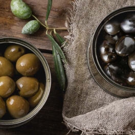 Как хранить оливки после вскрытия банки: не совершайте ошибок, из-за которых продукты вскоре придется выкинуть