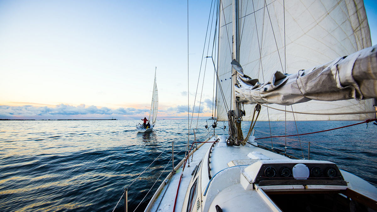 Парусная яхта
