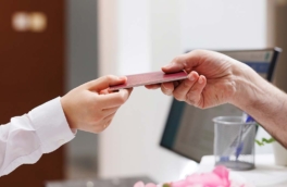 Россияне смогут заселяться в гостиницы по загранпаспорту и водительским правам