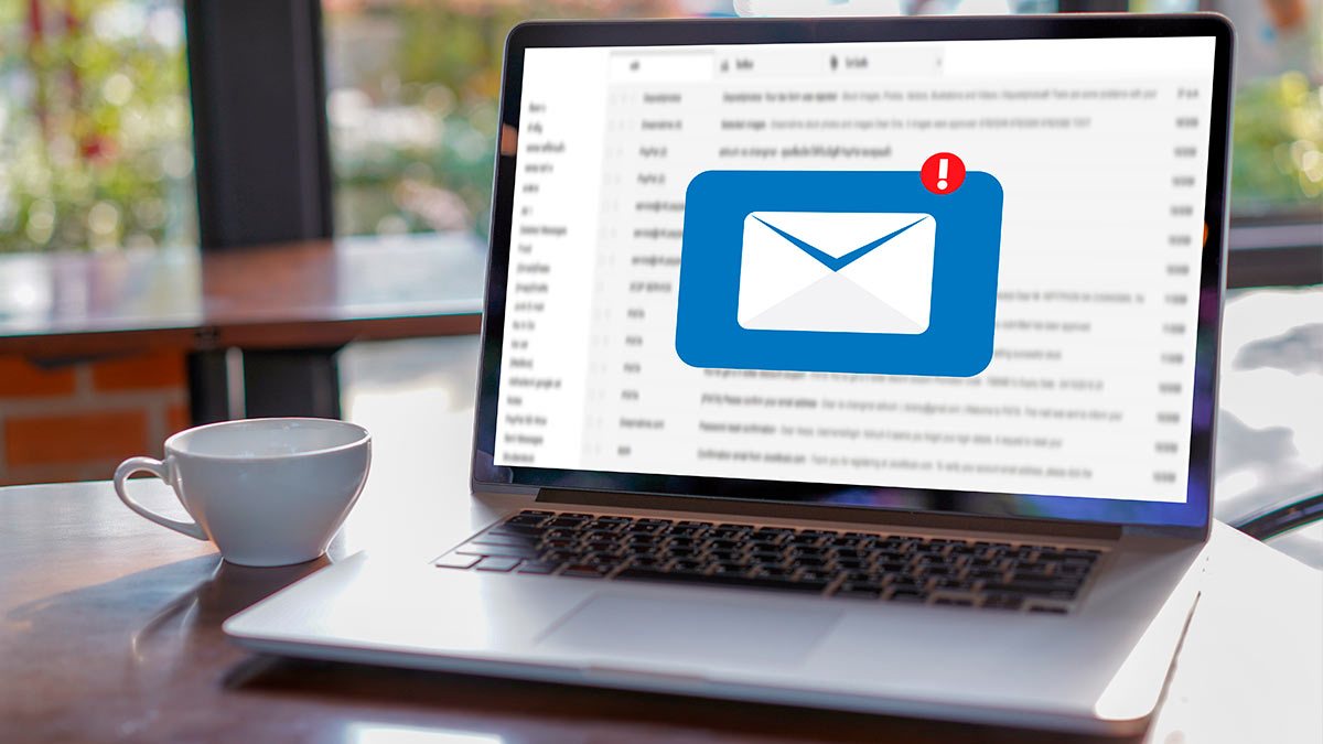 Россиян предупредили о мошенниках с письмами от "Роскомнадзора" и "ФСБ"