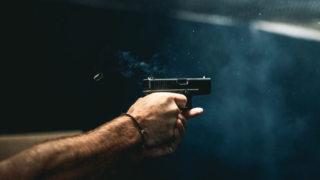 СКР предложил вооружить следователей австрийскими пистолетами Glock-18