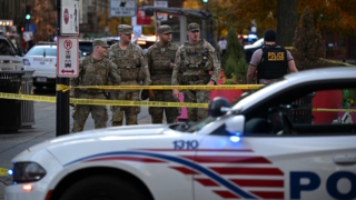 Двое военнослужащих ранены из-за стрельбы у Белого дома в Вашингтоне