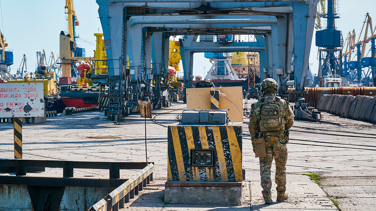 В порту Мариуполя оборудуют пункт пропуска через российскую госграницу