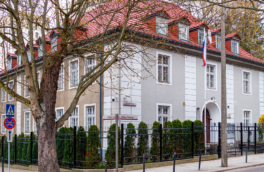 Польша закроет последнее консульство России