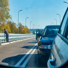 На границе Белоруссии и Польши в очереди скопилось 2500 легковых автомобилей