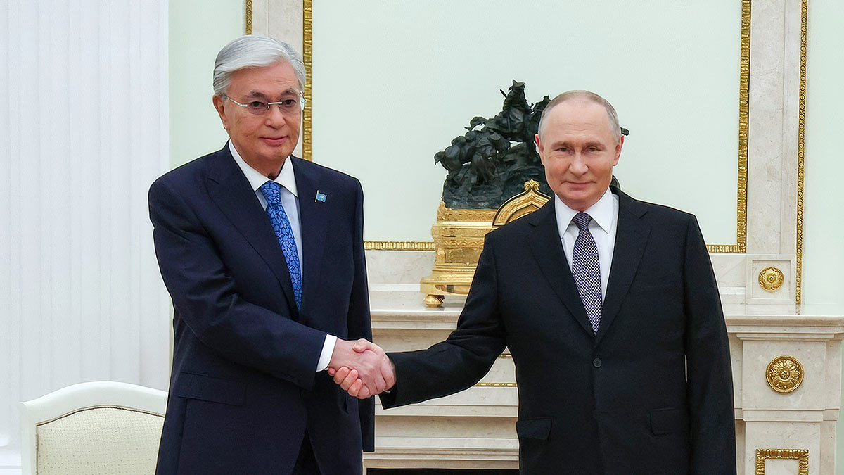 Президент РФ Владимир Путин и президент Казахстана Касым-Жомарт Токаев