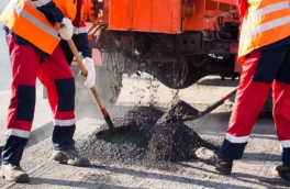 В Крыму до 1 апреля отремонтируют 200 тыс. кв. м дорог с ямами