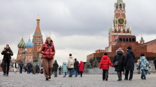 Прибавки к пенсиям, контроль над сим-картами, взыскание долгов. Что изменится в жизни россиян в ноябре 2025 года