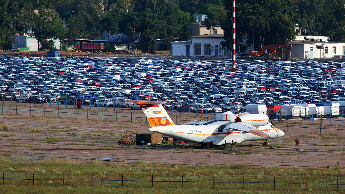 "Быково" выставят на торги