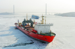 Северный морской путь может стать альтернативой Суэцкому каналу, Россия увеличивает группировку ледоколов