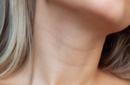 Кольца, которые не украшают: почему на шее появляются складки и как от них избавиться