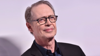 К третьему сезону сериала о неугомонной Элсбет Тасиони присоединились Стив Бушеми и еще две звезды