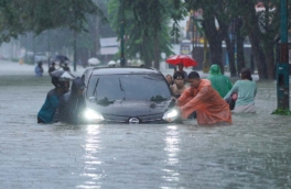 Число погибших из‑за наводнений и оползней в Индонезии выросло до 303