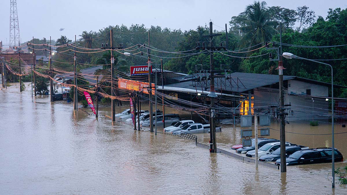Число жертв наводнения В Таиланде возросло до 162