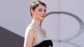 Томасин Маккензи и Энсел Элгорт сыграют Одри Хепбёрн и Юбера де Живанши в фильме "Ужин с Одри"