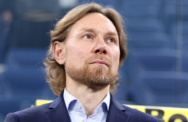 Карпин ушел с поста главного тренера ФК "Динамо" после поражения сборной от Чили