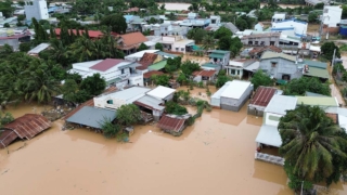 Наводнения и оползни во Вьетнаме привели к гибели не менее 90 человек