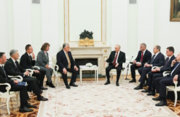 Поставки нефти, двустороннее сотрудничество, встреча с Трампом: о чем говорили Путин и Орбан в Кремле