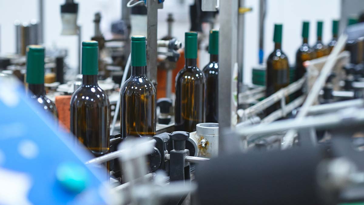 Импорт Россией грузинского вина достиг максимума с апреля 2024 года