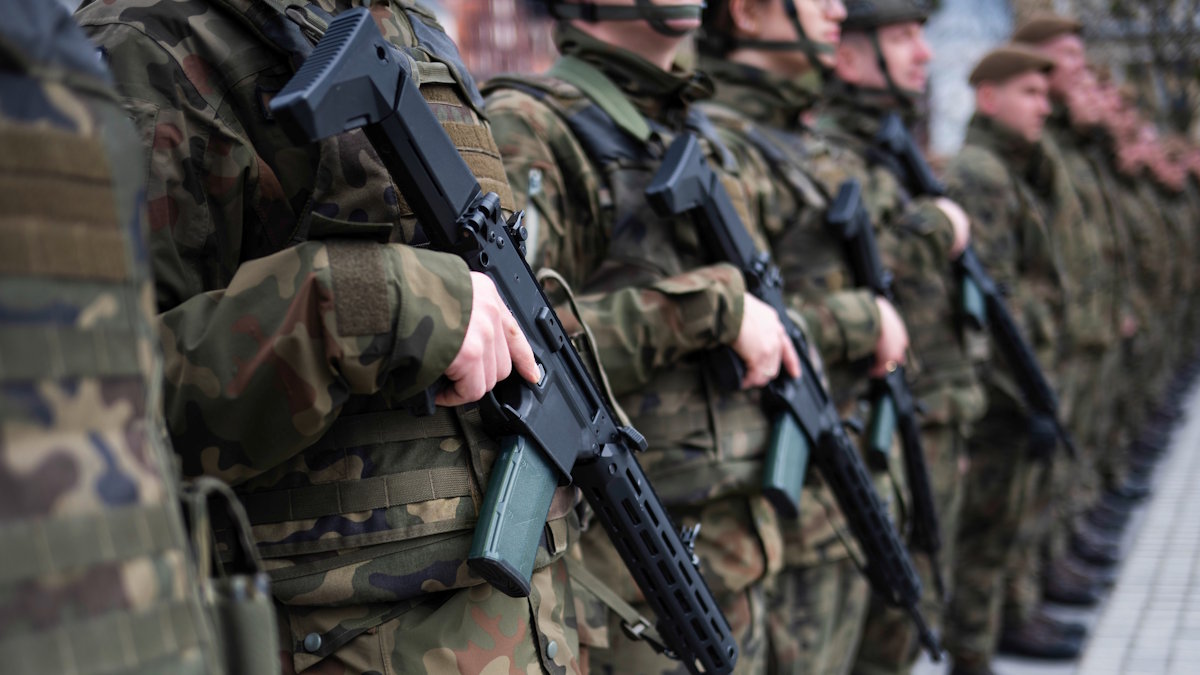 Военнослужащие