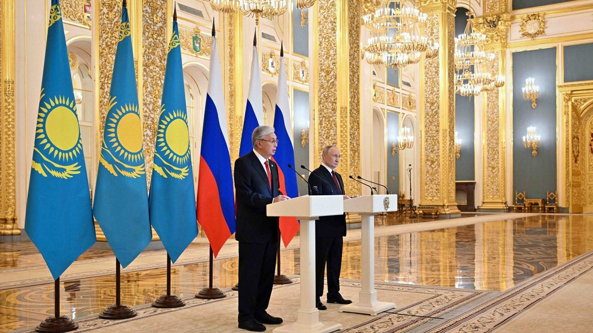 Президент РФ Владимир Путин и президент Казахстана Касым-Жомарт Токаев