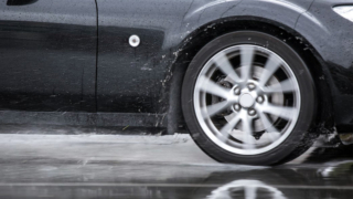 Как ведут себя зимние шины на мокрой колее