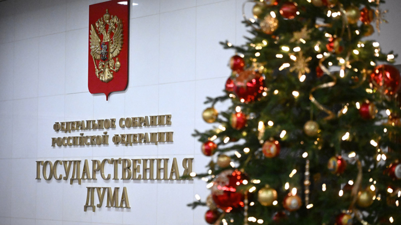 Призыв круглый год, блокировка счетов, колледжи вместо вузов: какие законы были приняты в 2025 году