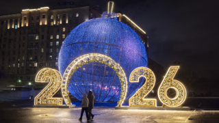 Вера в себя сильнее веры в стабильность: с какими чувствами россияне провожают 2025 год