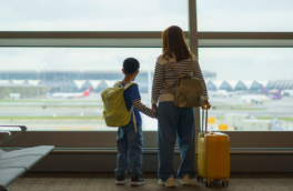 Новые правила выезда детей за границу вступят в силу с января 2026 года: что нужно знать родителям