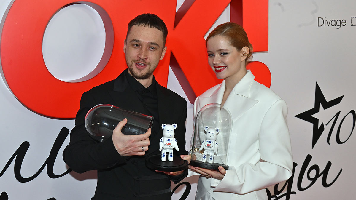 Актеры сериала "Аутсорс"