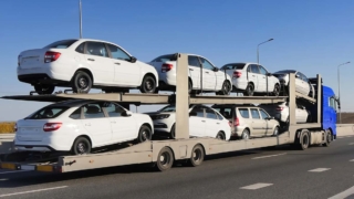 В РФ в ноябре ввезли рекордное число автомашин за 13 месяцев