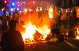 Bloomberg назвал страны с повышенным риском беспорядков в 2026 году