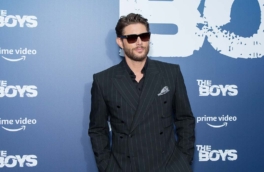 Хоумлендер теряет контроль и превращает страну в собственный культ в трейлере к пятому сезону сериала "Пацаны"