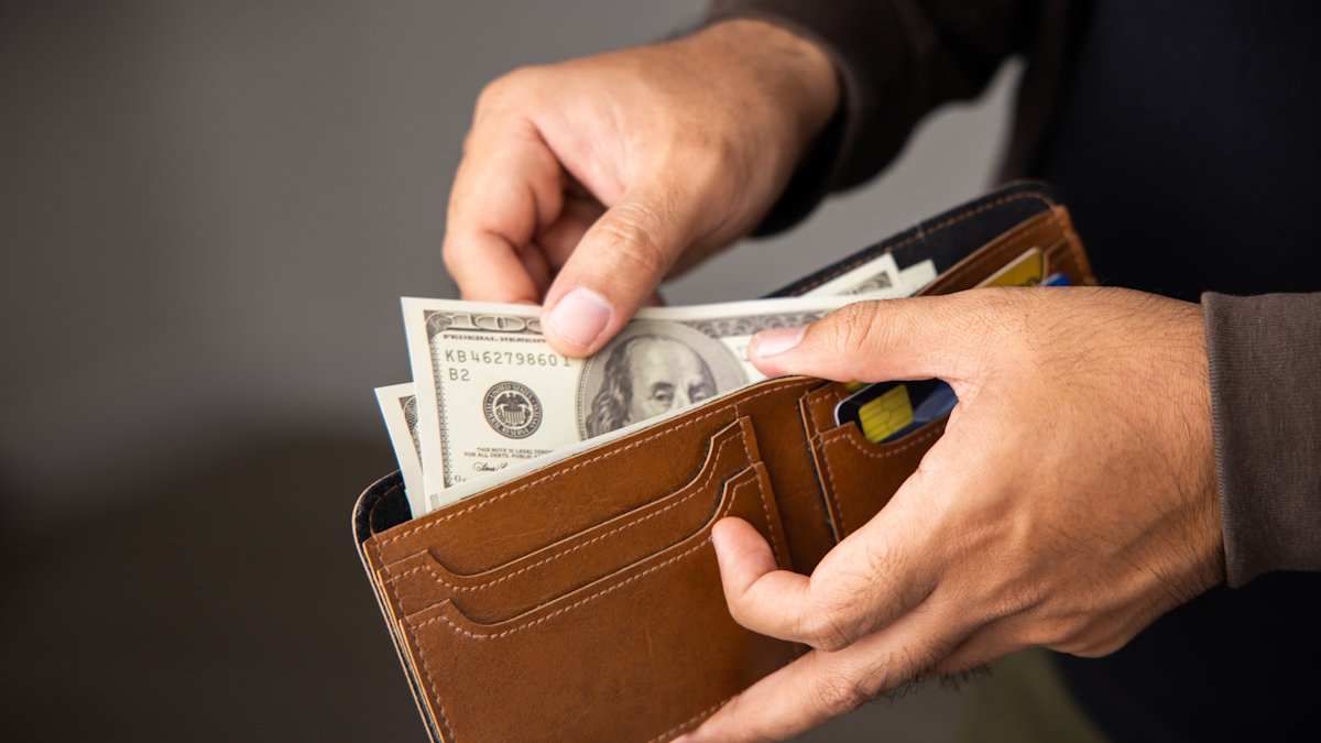 Доллары в кошельке