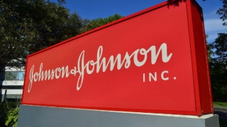 Суд США обязал выплатить использовавшей присыпку с тальком и заболевшей раком женщине $65,5 млн