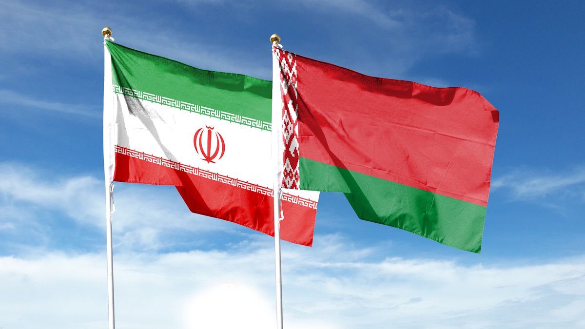 Флаги Ирана и Белоруссии