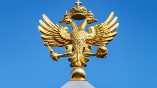 Совфед одобрил закон о крестах на гербе России
