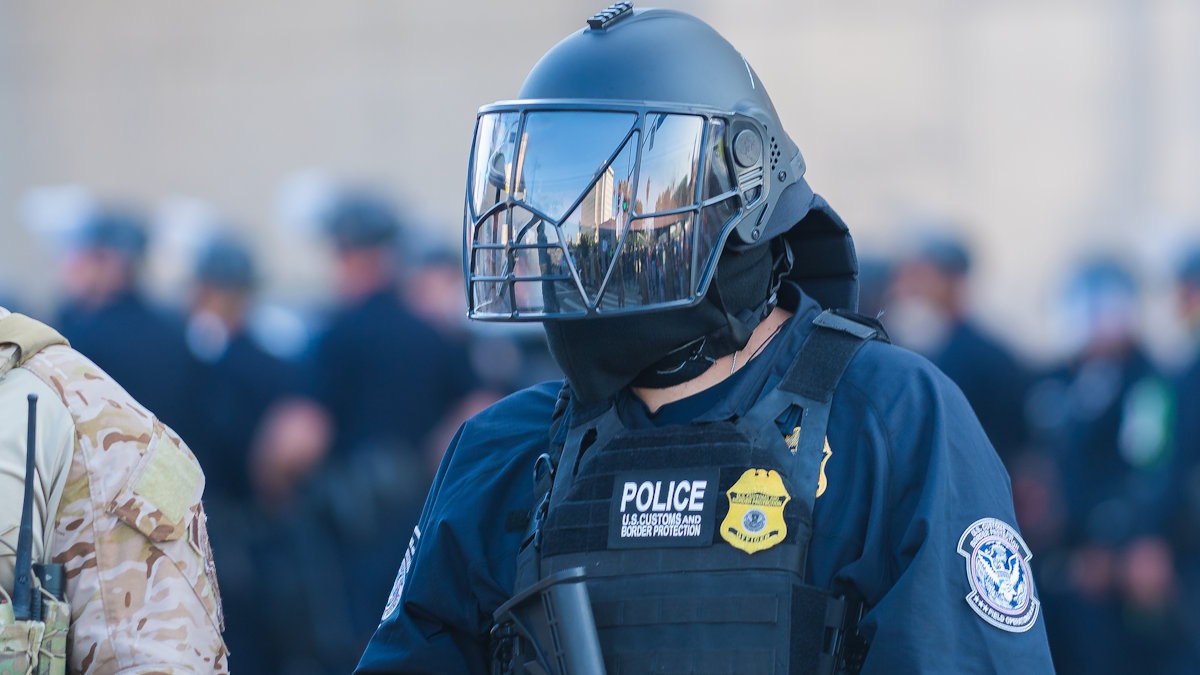 Иммиграционная и таможенная полиция США (ICE) (иллюстрация)