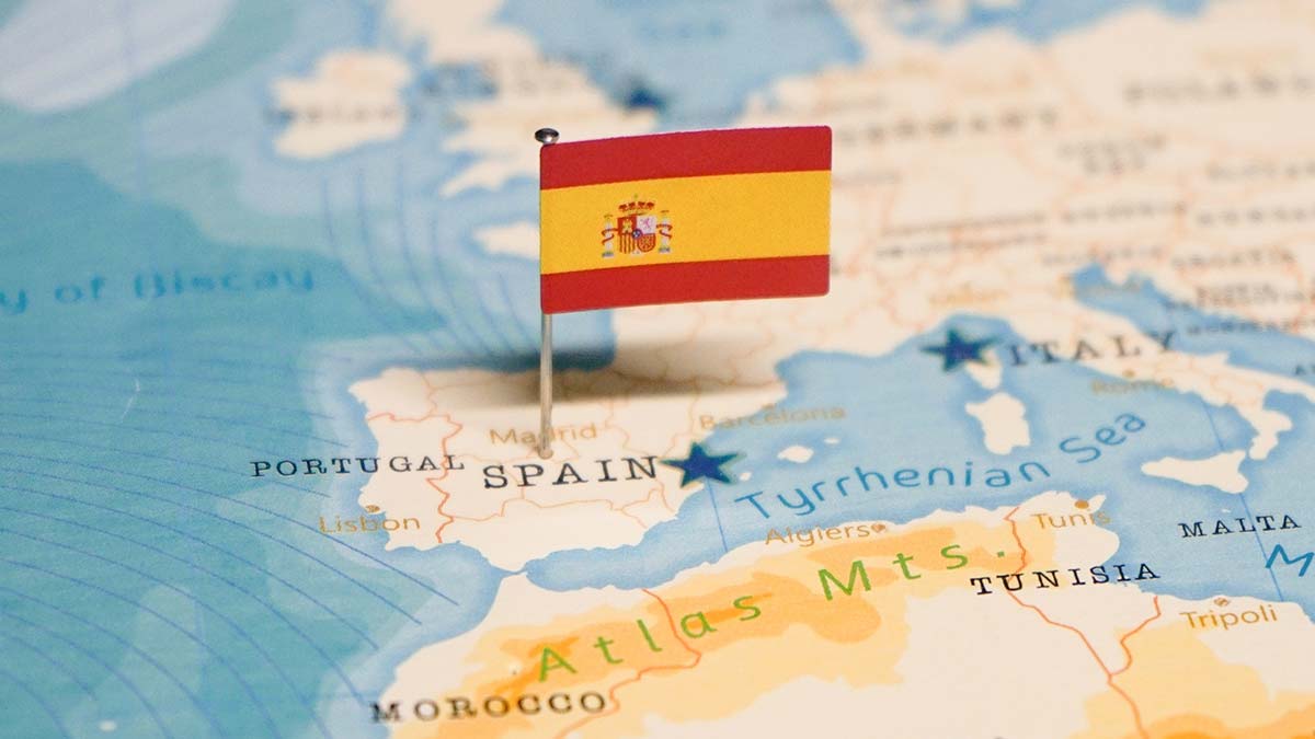 Испания может ограничить въезд по российским пятилетним загранпаспортам